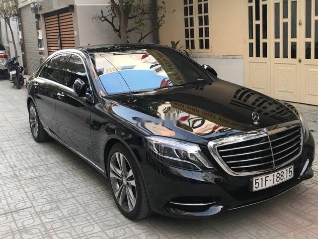 Cần bán xe Mercedes S500 đời 2015, màu đen, nội thất sang trọng, chính chủ