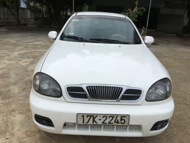 Cần bán gấp Daewoo Lanos 2000, màu trắng giá cạnh tranh0