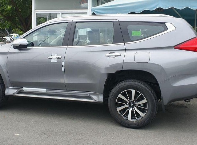 Bán Mitsubishi Pajero Sport năm 2019, màu bạc, nhập khẩu0