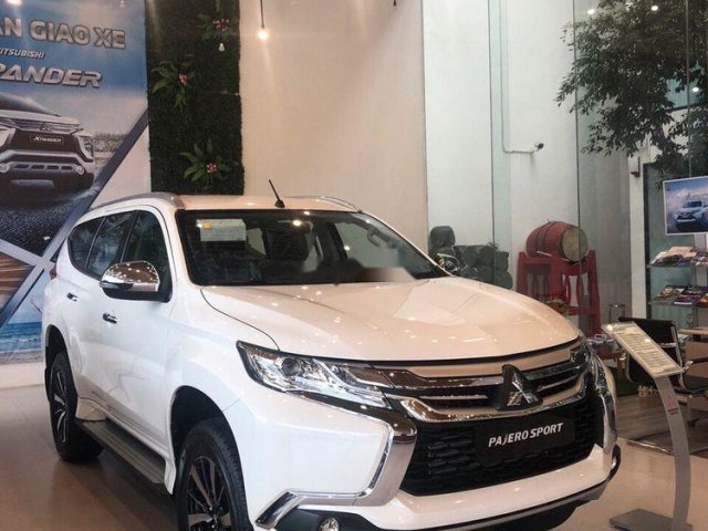 Bán Mitsubishi Pajero Sport đời 2019, màu trắng, xe nhập