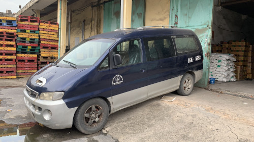 Cần bán gấp Hyundai Starex 2.4 MT đời 2001, giá tốt0