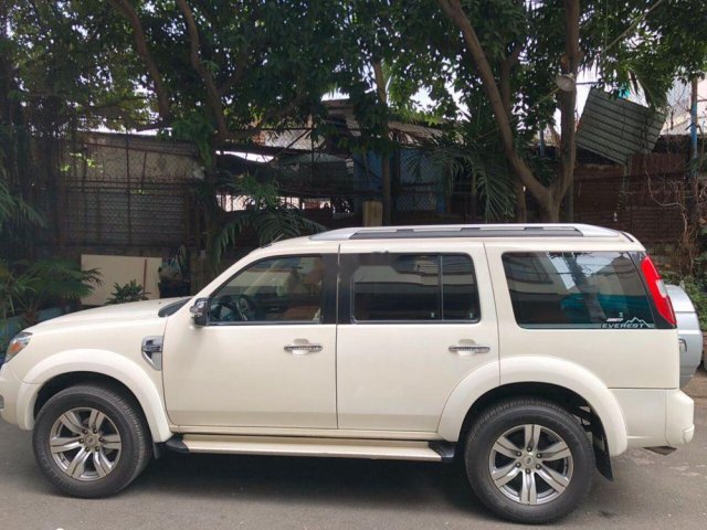 Bán Ford Everest sản xuất năm 2011, màu trắng số tự động, giá 509tr