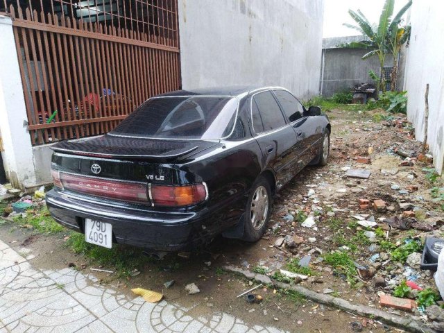 Cần bán Toyota Camry đời 1992, màu đen, nhập khẩu nguyên chiếc0