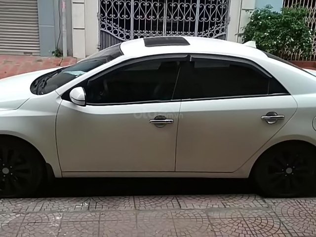 Xe Kia Forte sản xuất 2012, màu trắng xe gia đình, giá 380tr0
