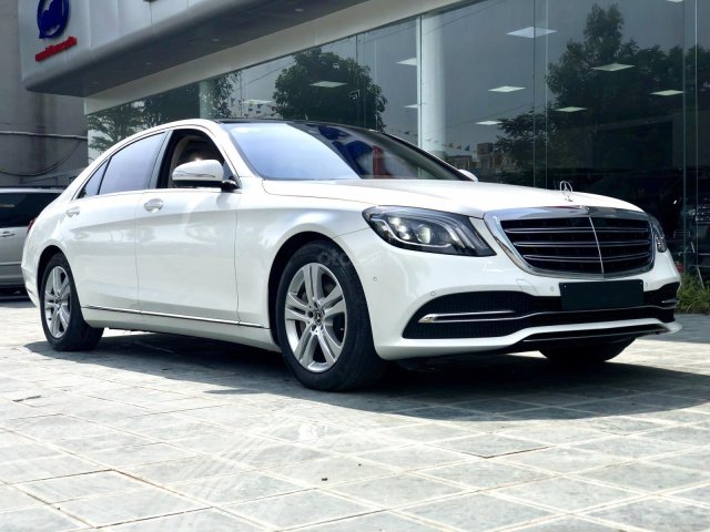 Bán xe Mercedes S450L đk lần đầu T3/ 2019, màu trắng, siêu lướt 5000km