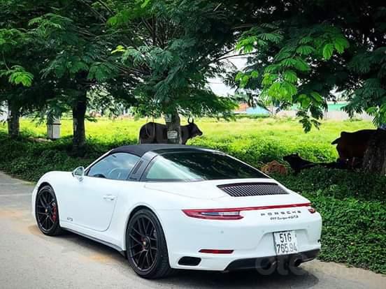Bán xe Porsche 911 đời 2019, màu trắng, xe nhập
