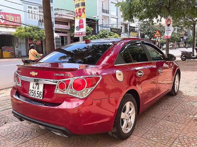 Bán Chevrolet Cruze sản xuất năm 2014, màu đỏ, xe gia đình