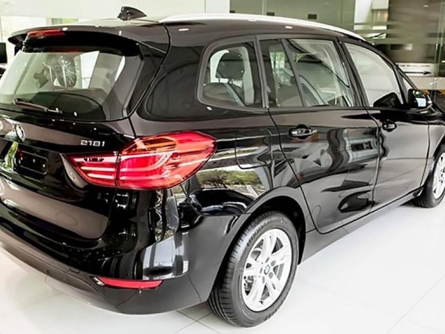 Bán BMW 218i Gran Tourer 2018, màu đen, nhập khẩu0