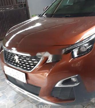 Gia đình bán lại xe Kia Sedona đời 2016, màu nâu0