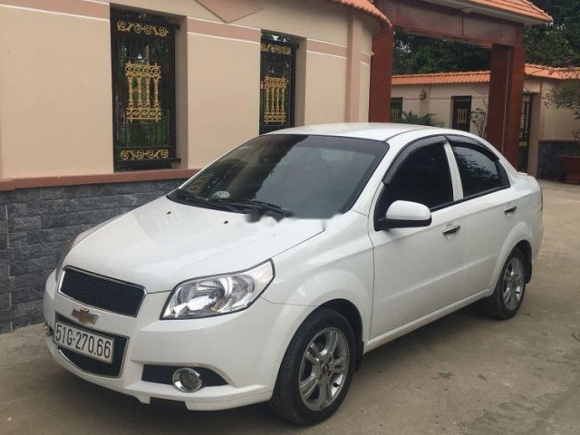 Bán Chevrolet Aveo đời 2017, màu trắng số sàn 0