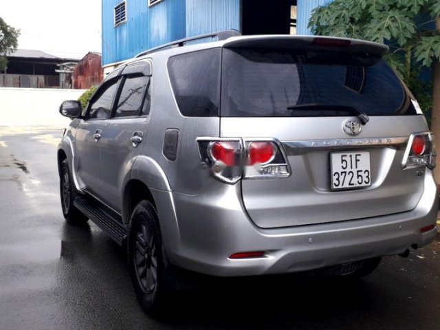 Bán Toyota Fortuner đời 2015, màu bạc