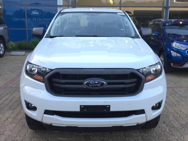 Bán xe bán tải Ford Ranger XLS 2019, màu trắng, nhập khẩu, ưu đãi cực khủng