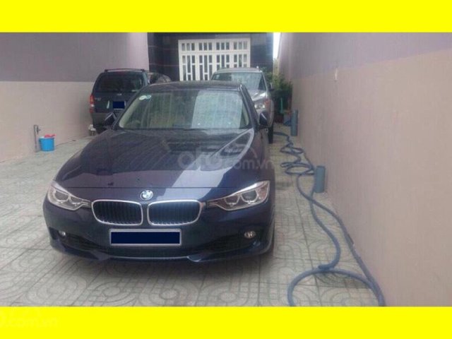 Bán BMW 320i sản xuất 2015, màu xanh đen, đi 36.000km, chính chủ bán0