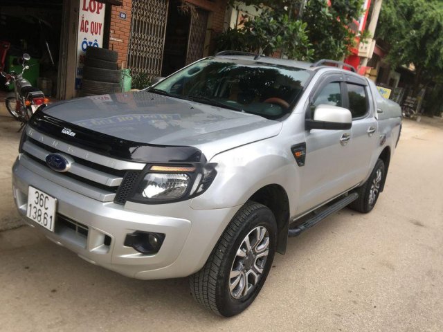 Cần bán lại xe Ford Ranger năm 2013, màu bạc, nhập khẩu nguyên chiếc 