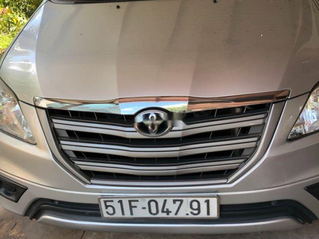 Bán ô tô Toyota Innova đời 2014, màu bạc, Đk 2015