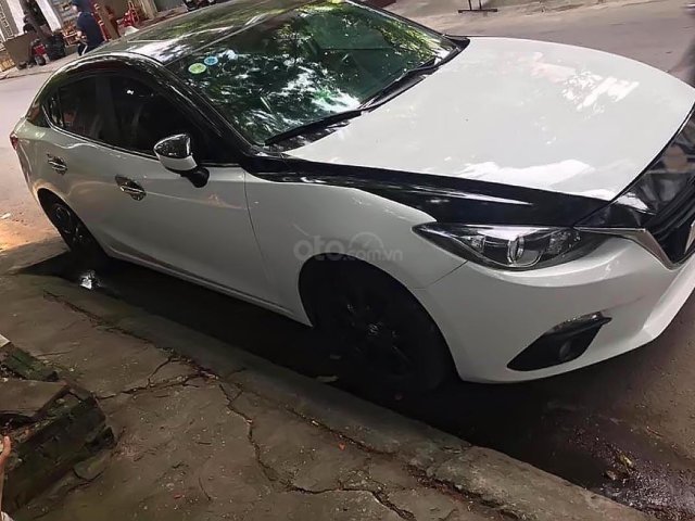 Cần bán chiếc xe Mazda 3 màu trắng, xe chính chủ đời 20160