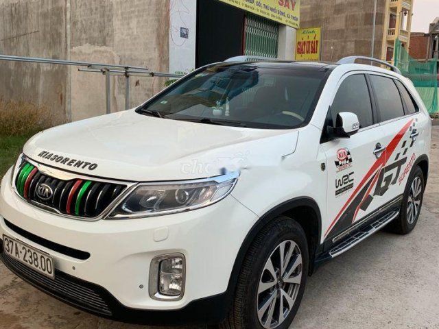 Cần bán Kia Sorento sản xuất năm 2015, màu trắng0