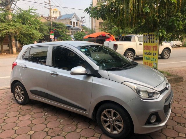 Bán ô tô Hyundai Grand i10 năm 2015, màu bạc, xe cực đẹp