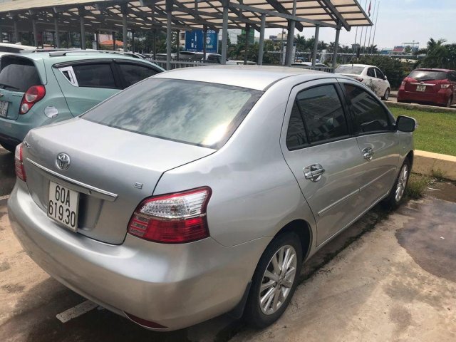 Cần bán lại xe Toyota Vios 2010, màu bạc, xe nhập xe gia đình