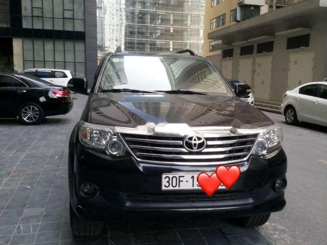 Bán Toyota Fortuner 2.7V 2012, màu đen, xe gia đình, giá tốt0
