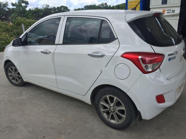 Bán Hyundai Grand i10 năm 2014, màu trắng, nhập khẩu