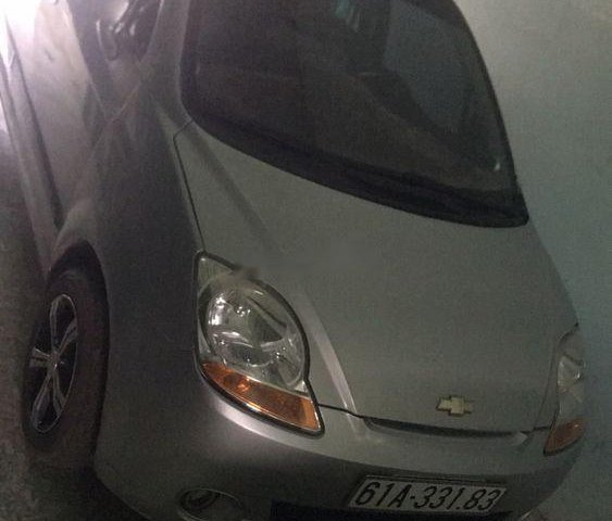 Cần bán xe Chevrolet Spark đời 2011, màu bạc, xe đẹp