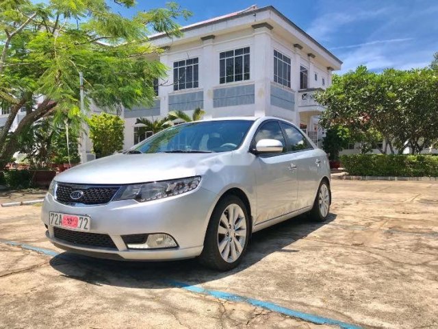 Cần bán Kia Forte 1.6AT đời 2013, màu bạc, giá tốt0