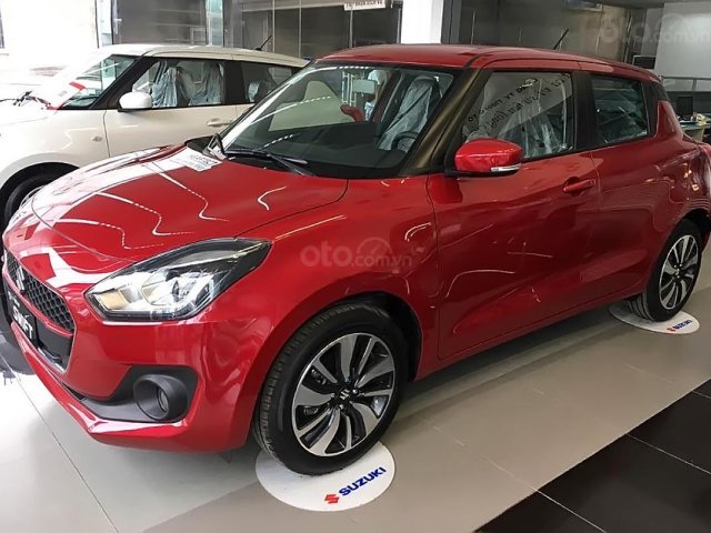 Cần bán Suzuki Swift GLX đời 2019, màu đỏ, nhập khẩu nguyên chiếc0