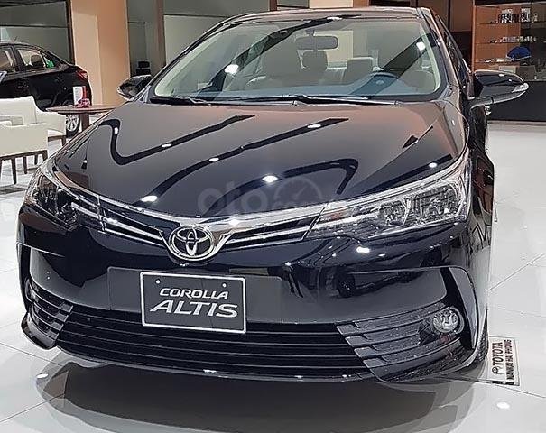 Bán xe Toyota Corolla altis 2019, màu đen, giá tốt0