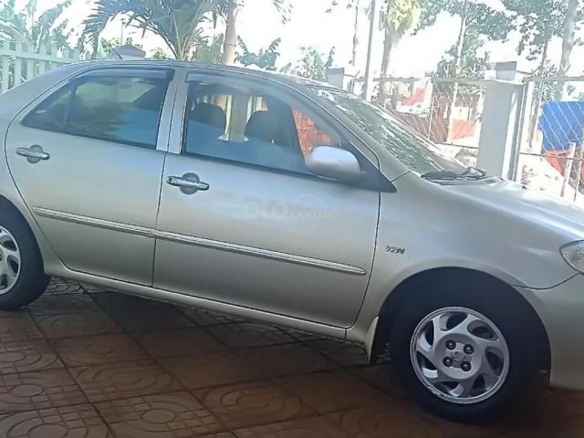 Bán Toyota Vios đời 2003, màu bạc, xe gia đình 