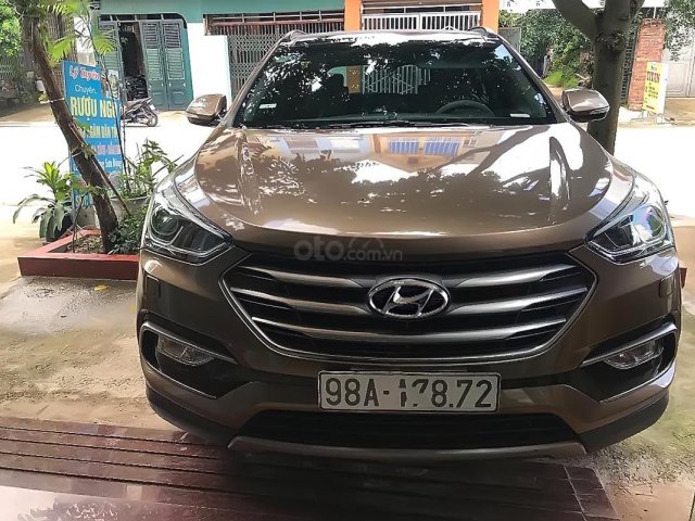 Bán xe Hyundai Santa Fe sản xuất năm 2017, màu nâu, chính chủ