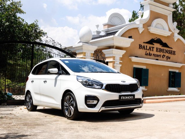 Kia Rondo xe gia đình 7 chỗ, trẻ trung công nghệ tiện ích cho người dùng