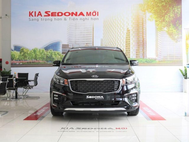 Bán Kia Sedona đời 2019, màu đen