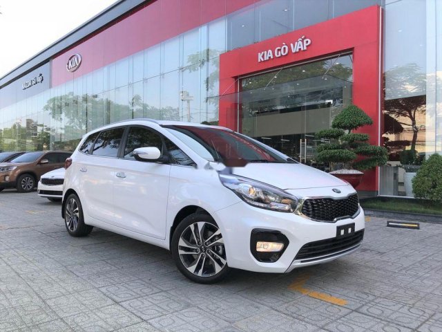 Cần bán Kia Rondo năm 2019, màu trắng, 669 triệu0