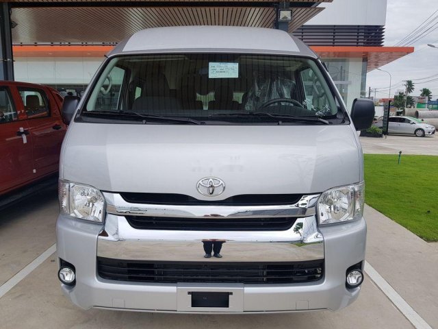 Bán xe Toyota Hiace đời 2019, màu bạc, nhập khẩu