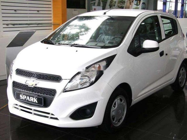 Bán xe Chevrolet Spark sản xuất năm 2016, màu trắng, nhập khẩu, biển số Cần Thơ 9 nút