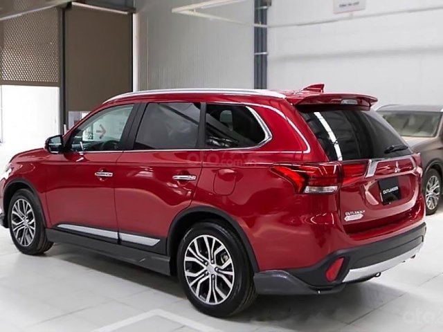 Bán Mitsubishi Outlander đời 2018, màu đỏ, giá chỉ 908 triệu0