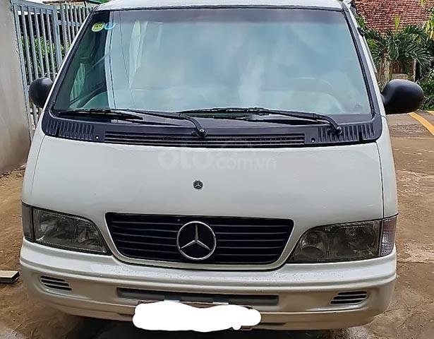 Cần bán xe Mercedes MB140 màu trắng, máy móc nghiêm chỉnh, êm ái0