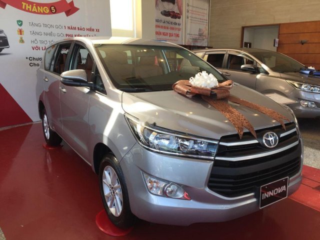 Bán Toyota Innova đời 2019, màu xám, giá 731tr0