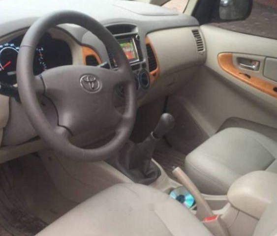 Bán Toyota Innova sản xuất 2010, xe gia đình, 400 triệu0