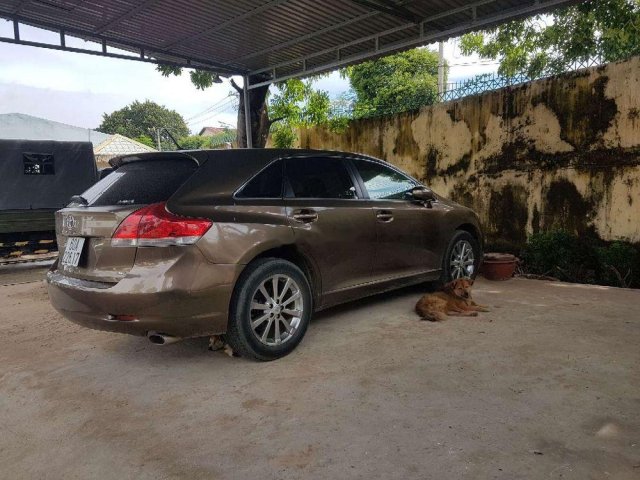 Bán xe Toyota Venza năm sản xuất 2009, màu nâu, xe nhập