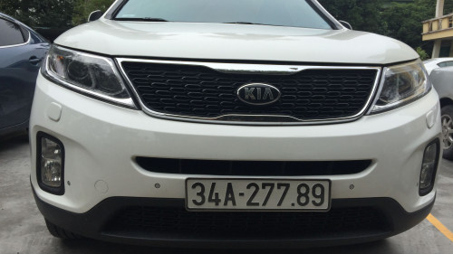 Cần bán Kia Sorento 2.4 AT sản xuất năm 2015, màu trắng