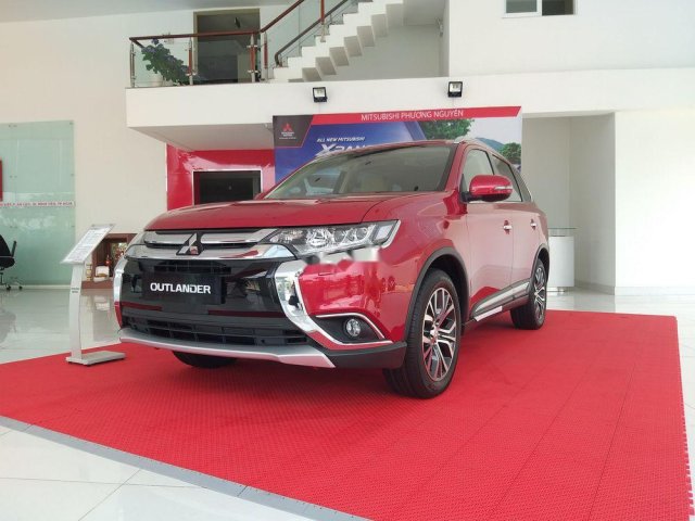 Cần bán xe Mitsubishi Outlander năm 2019, màu đỏ, 807.5tr0