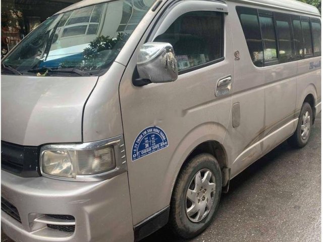 Cần bán xe Toyota Hiace đời 2006, giá cạnh tranh0