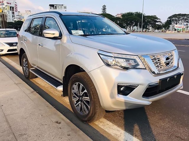 Bán Nissan Terra E 2.5 AT 2WD 2018, màu bạc, xe nhập, 829tr0