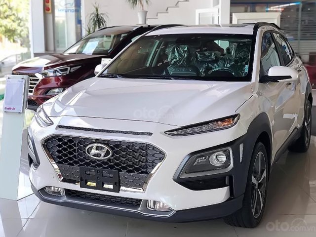 Bán xe Hyundai Kona sản xuất năm 2019, màu trắng