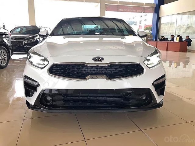 Cần bán xe Kia Cerato 2.0 AT Premium năm 2019, màu trắng, 675tr0