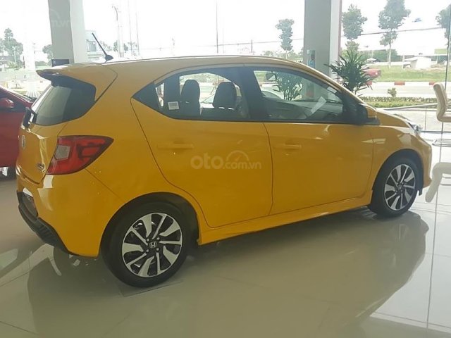 Bán xe Honda Brio RS sản xuất năm 2019, màu vàng, nhập khẩu nguyên chiếc0