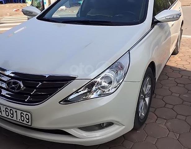 Bán Hyundai Sonata 2010, màu trắng, nhập khẩu nguyên chiếc giá cạnh tranh