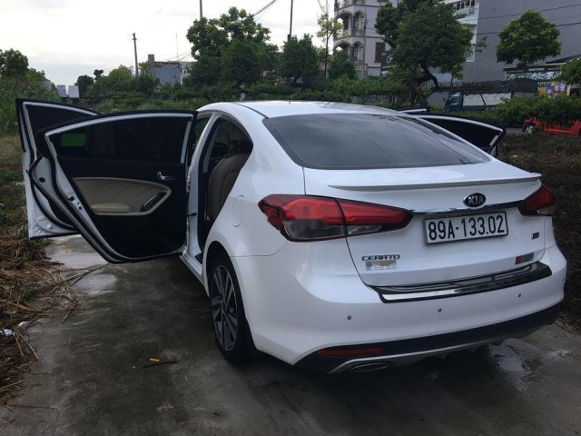 Bán xe Kia Cerato đời 2018, màu trắng